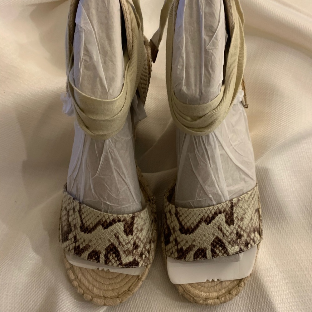 Vince Camuto Sandals